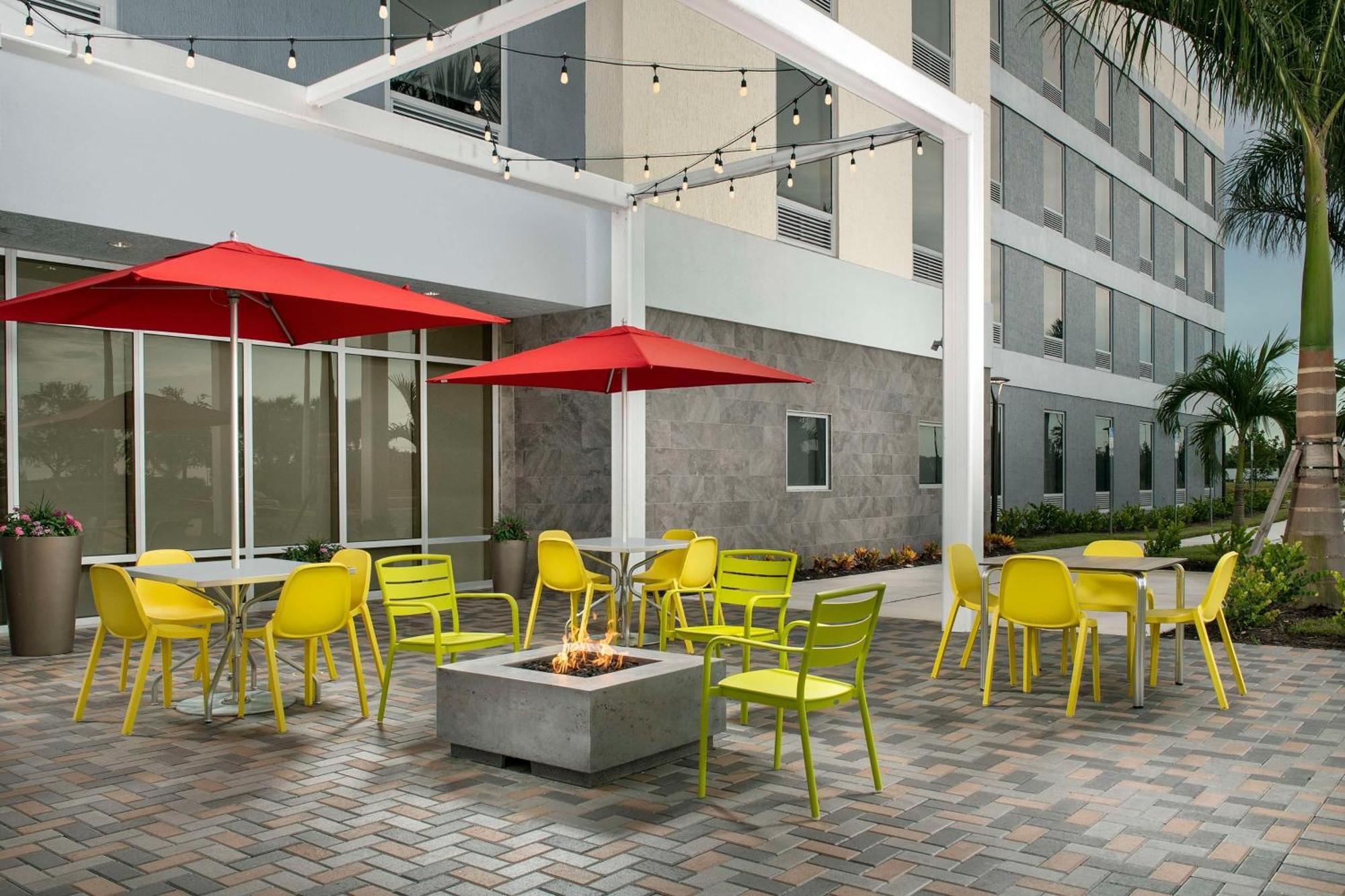 Home2 Suites By Hilton Fort Myers Airport Ngoại thất bức ảnh